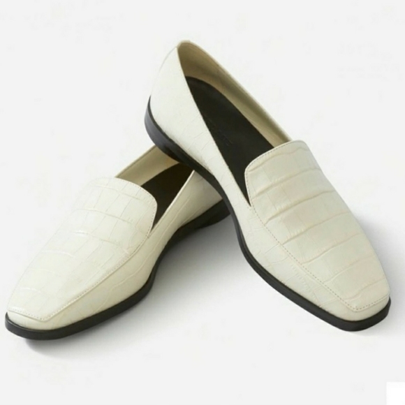Everlane Shoes - Everlane 90s loafer in croc-embossed leather